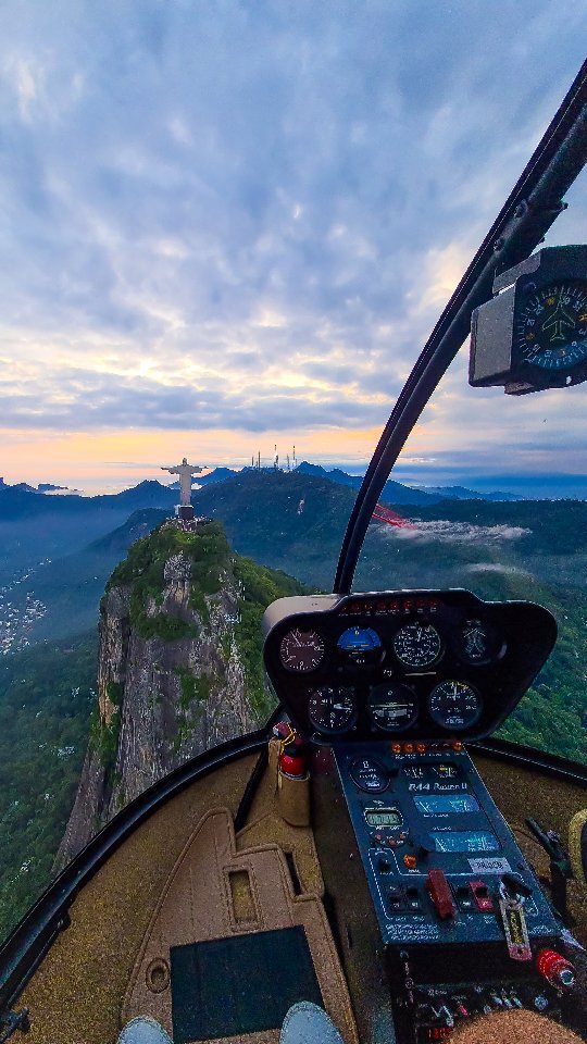 🚁 Quanto custa o passeio de Helicóptero no Rio de Janeiro?? 

O passeio de helicóptero no Rio de Janeiro é uma experiência inesquecível. 
Voar de helicóptero sobre o #Cristo de braços abertos sobre a #Guanabara , como disse um dos muitos poetas que cantaram a #beleza do #riodejaneiro.
Existem muitos tipos de passeios de helicóptero no Rio de Janeiro.

O valor do passeio de helicóptero no Rio de Janeiro vai depender de diversos fatores, entre eles são: 

1 - Tempo de voo;
2 - Número de passageiros;
3 - O modelo do helicóptero escolhido para o passeio;
4 - O local de embarque;
5 - Data e horário do passeio.

Essas informações, juntamente com outras coletadas de acordo com as informações que serão indicadas pelos consultores embarque.

Embarque com a gente. #embarquefloripa

#riodejaneiro #helicopteroriodejaneiro #riodejaneiroinstagram #voopanoramico #helicopter
#turismodeexperiencia #turismo #turismobrasil #experiencia #passeiosrj #passeiosturisticos #lugaresincriveis #luxurylifestyle #luxuryhelicopter 

_____________________________________

🚁 How much does the Helicopter ride in Rio de Janeiro cost??

The helicopter tour in Rio de Janeiro is an unforgettable experience. 

Flying in a helicopter over #Christ with open arms over #Guanabara, as one of the many poets who sang the #beauty of #riodejaneiro said. There are many types of helicopter tours in Rio de Janeiro. 

The value of the helicopter tour in #riodejaneiro will depend on several factors, among them are: 

1 - Flight time; 
2 - Number of passengers; 
3 - The helicopter model chosen for the tour; 
4 - The place of departure; 
5 - Date and time of the tour. 

This information, together with others collected in accordance with the information that will be provided by the boarding consultants.
